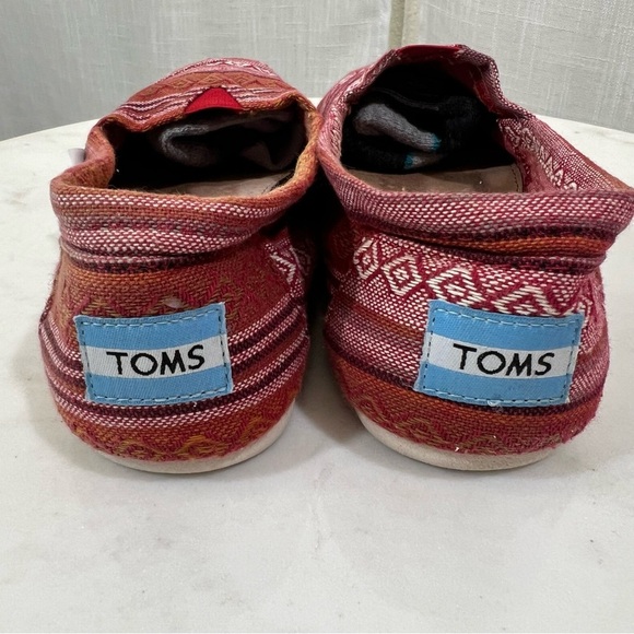 TOMS Red Aztec Patterned Slip-On Shoes Size 6.5 - Picture 4 of 11